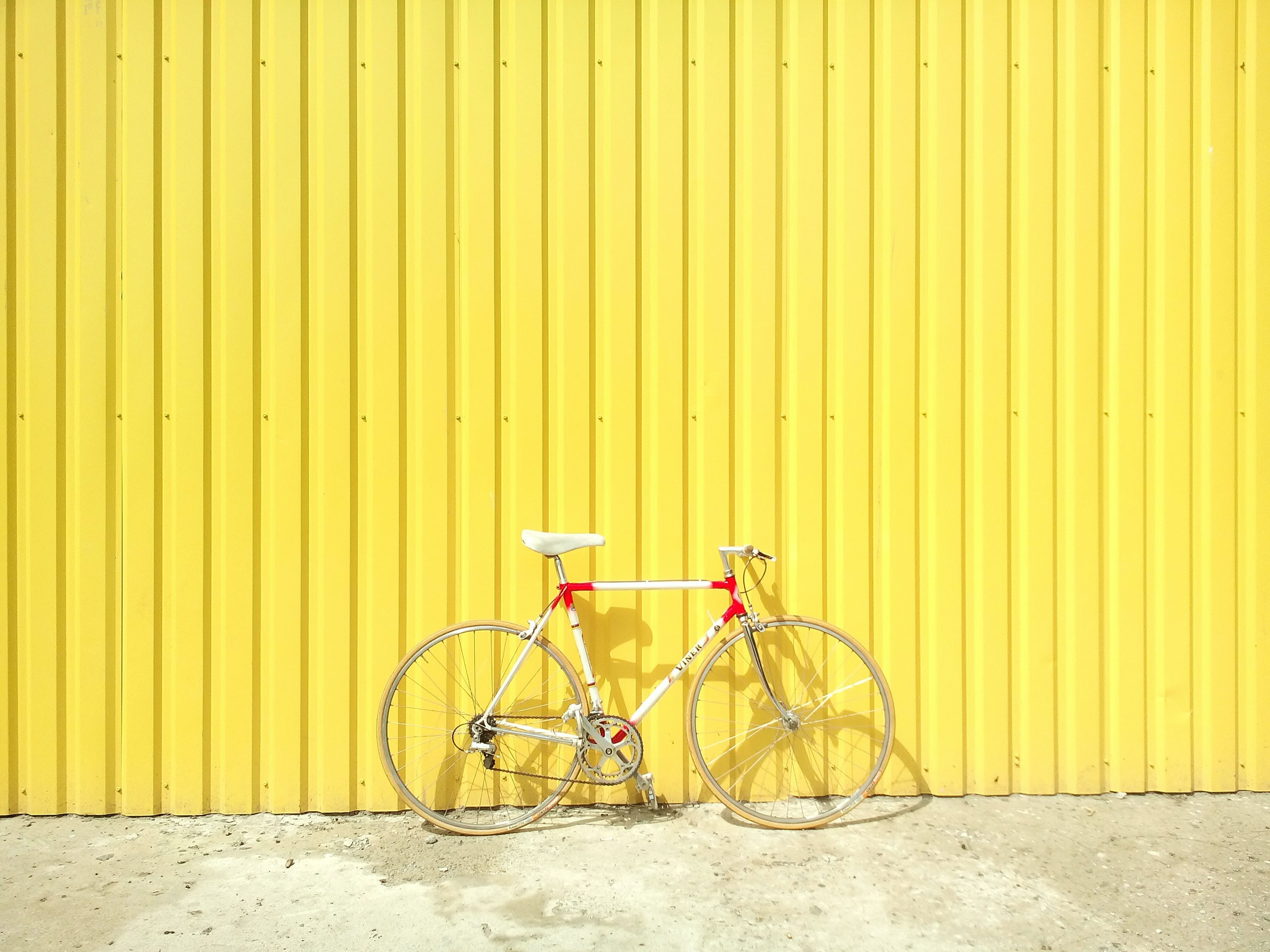 Aesthetic Yellow Retro Wallpapers