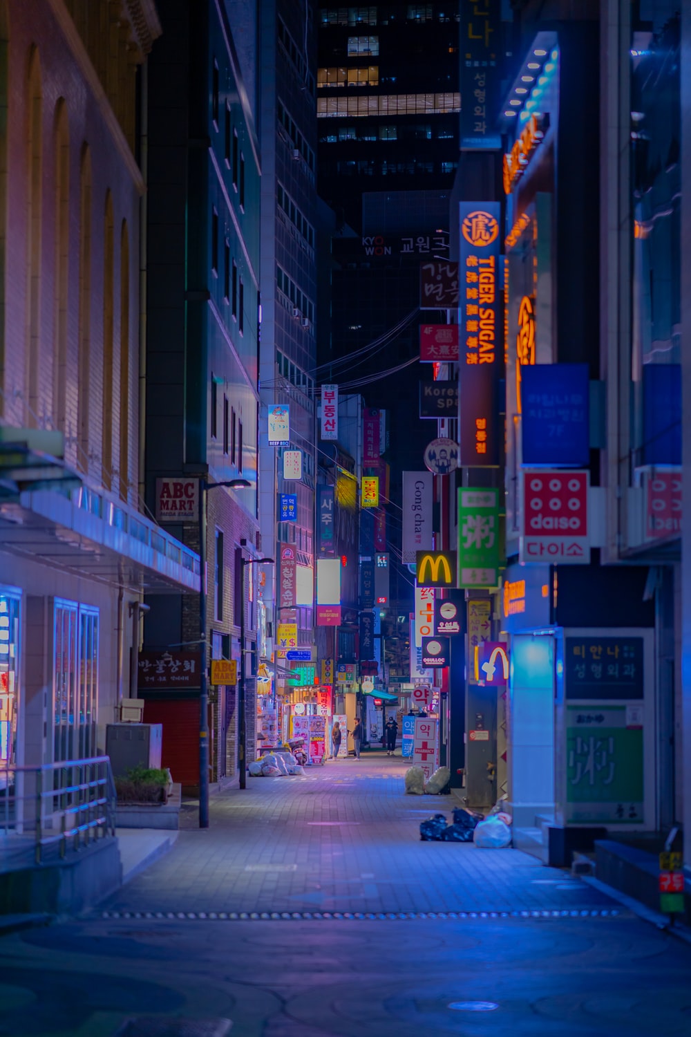 Alone Cyberpunk Boy In City Wallpapers