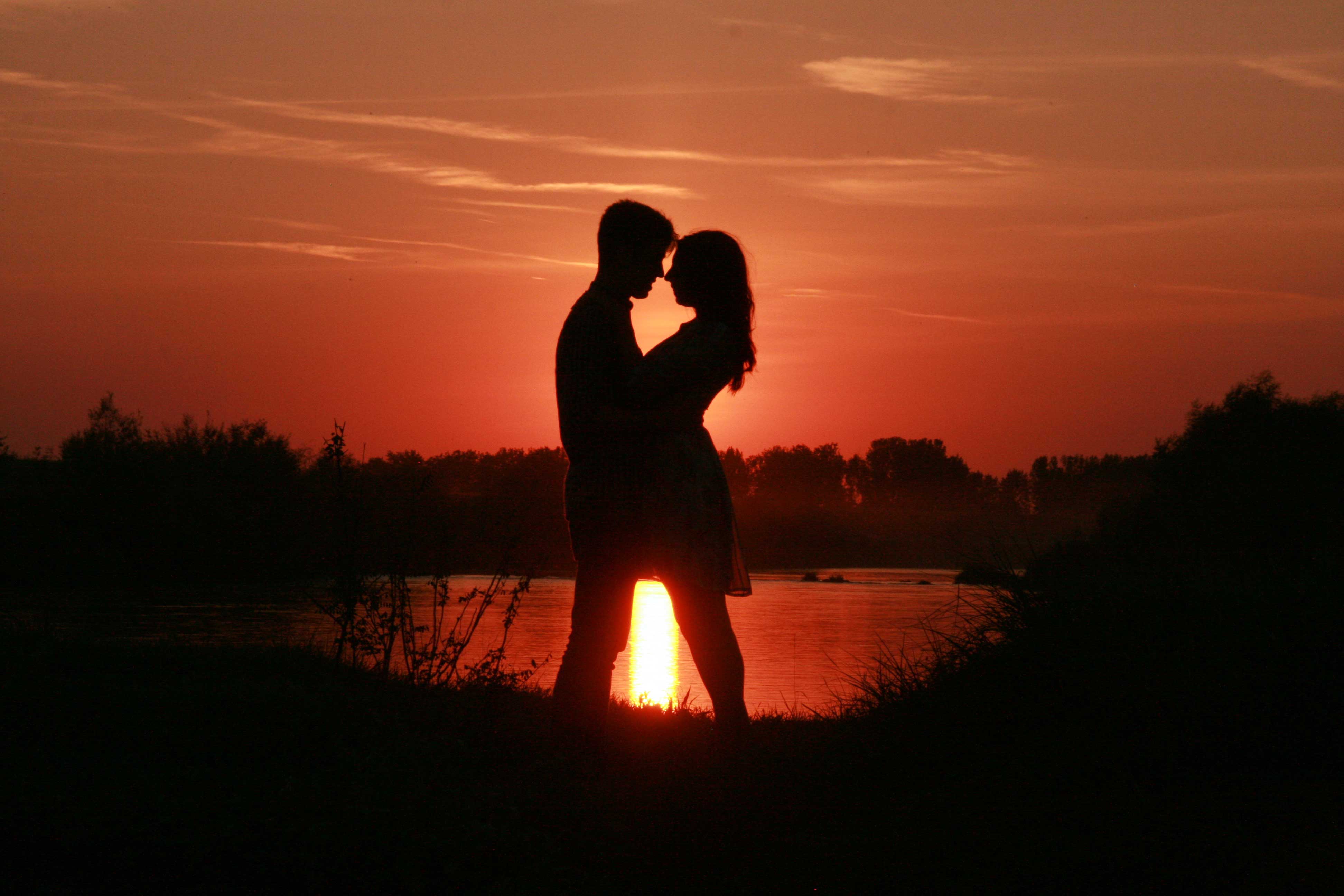 Couple Seeing Sunset Wallpapers