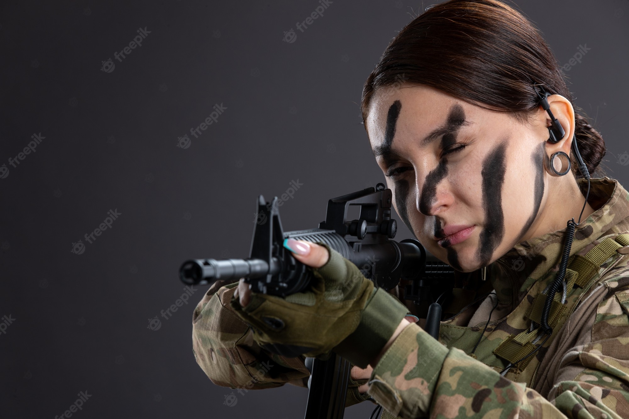 Military Woman 4K Wallpapers