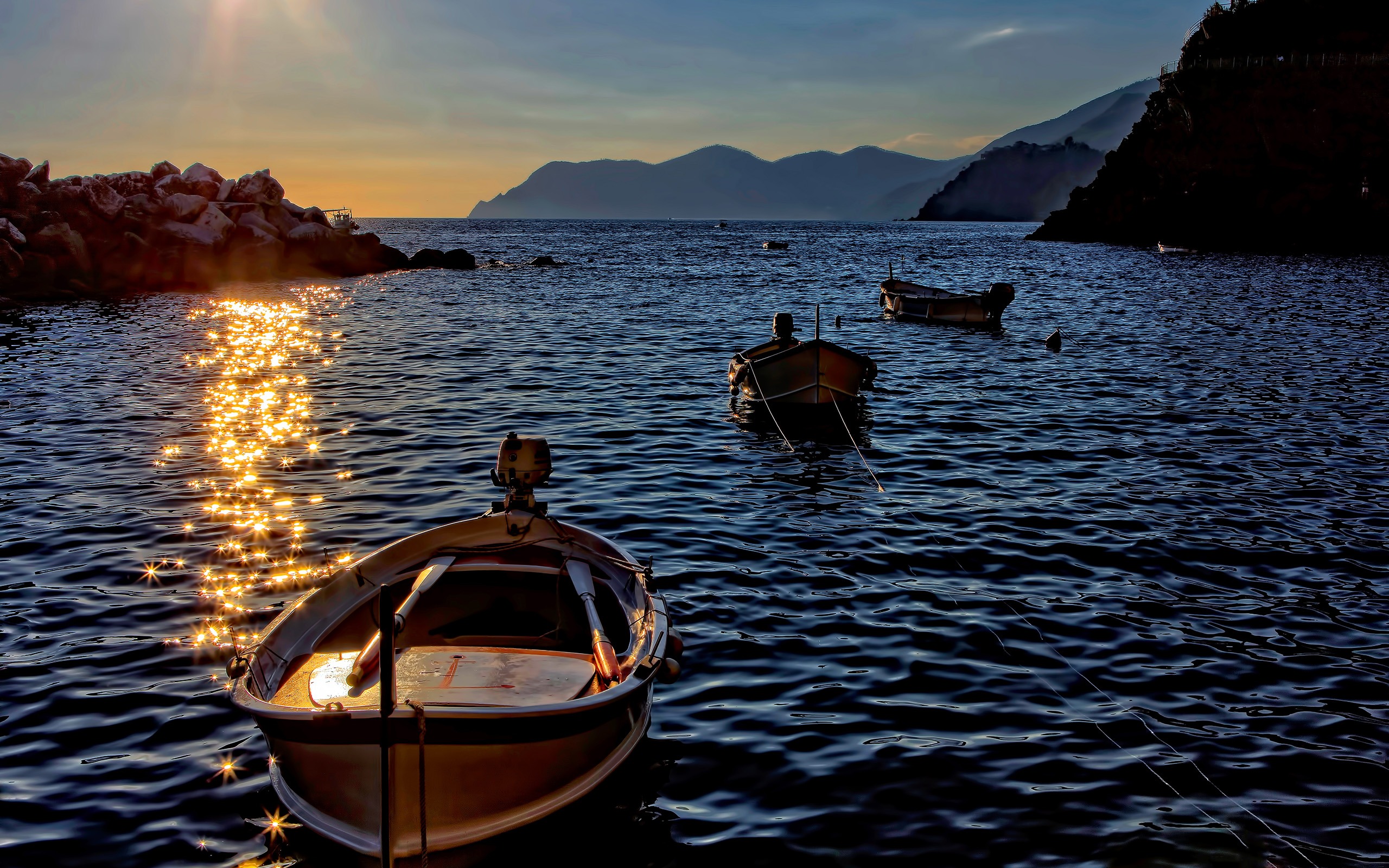 Sea Colorful Boat And Sunlight Wallpapers