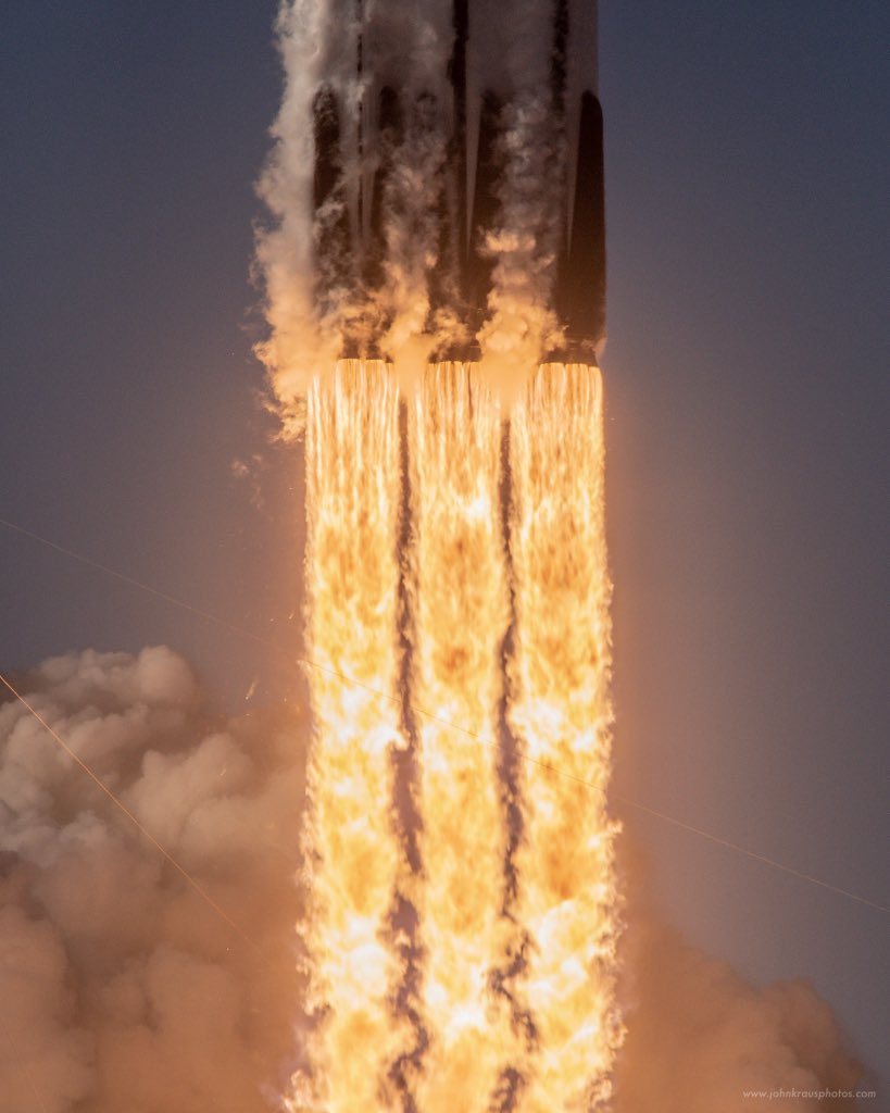 Falcon Heavy Wallpapers