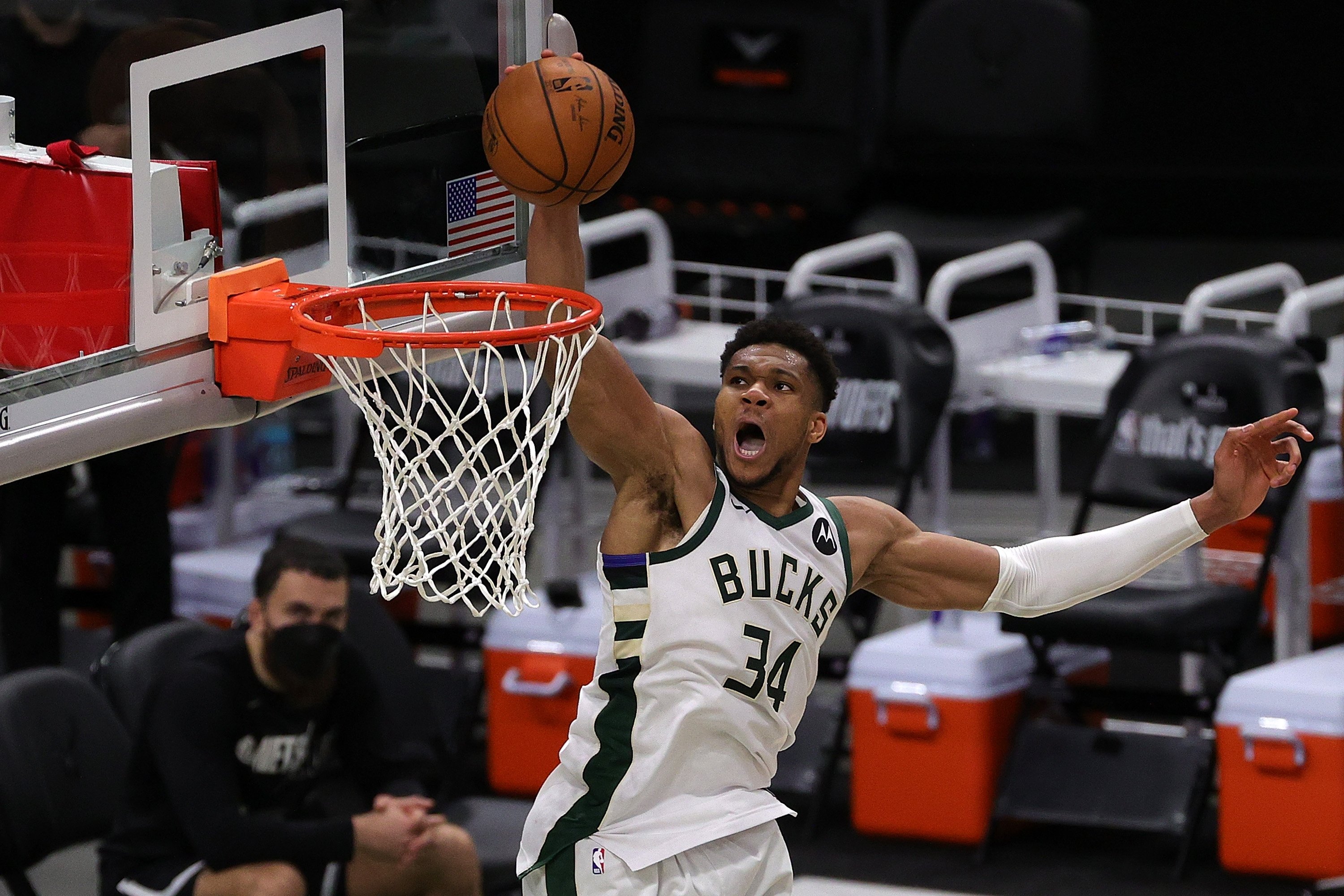 Giannis Antetokounmpo Bucks 2021 Wallpapers