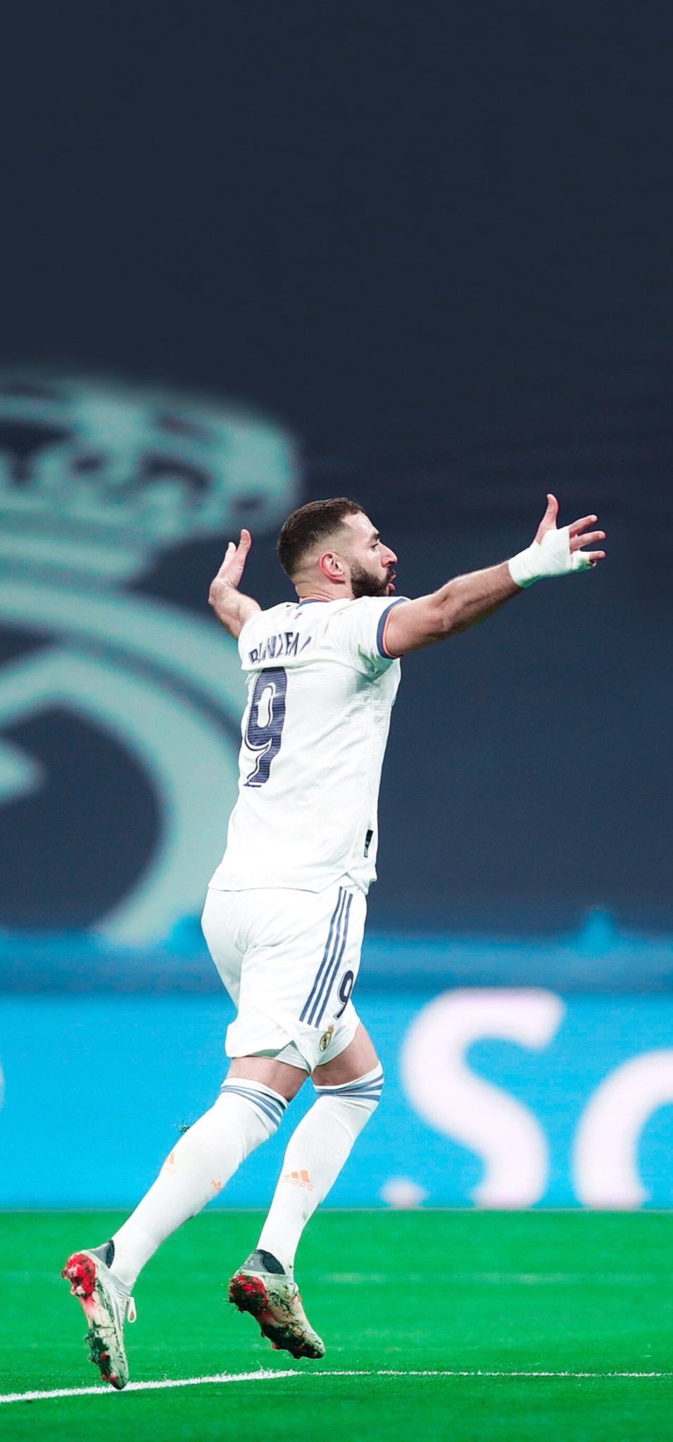 Karim Benzema Real Madrid 2021 Wallpapers