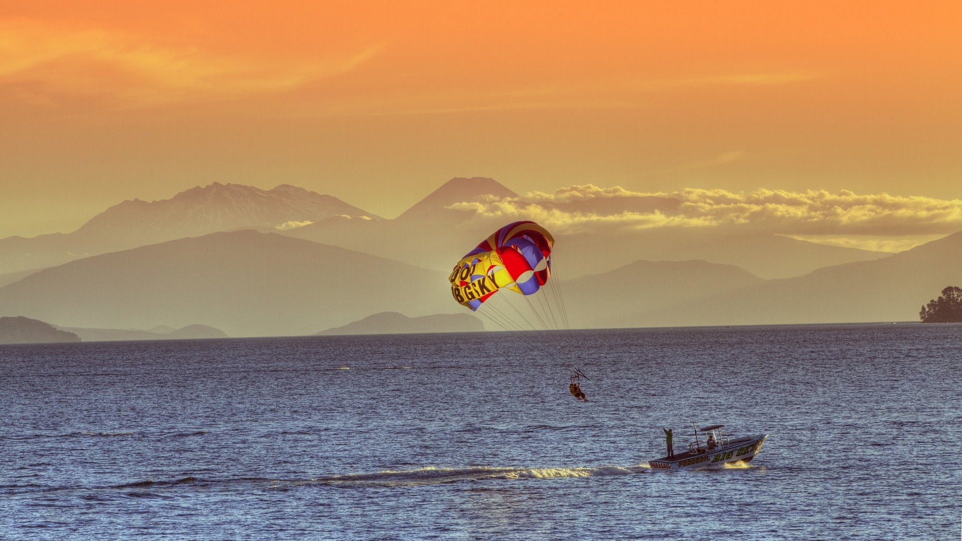 Parasailing Wallpapers