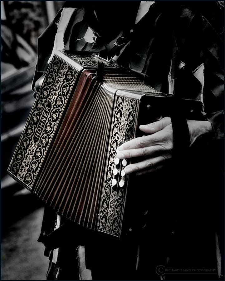 Accordion Wallpapers