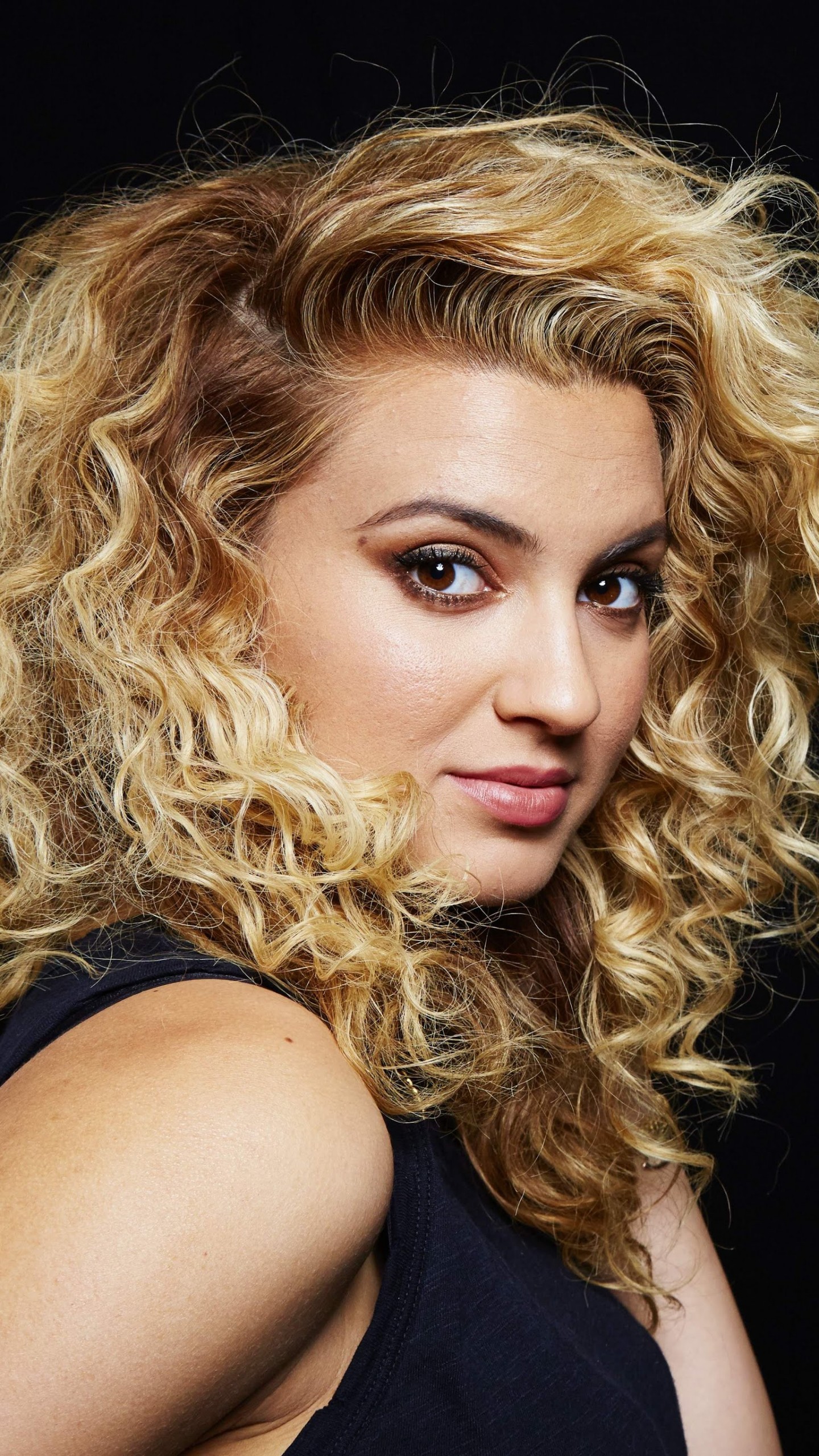 Tori Kelly 2020 Wallpapers