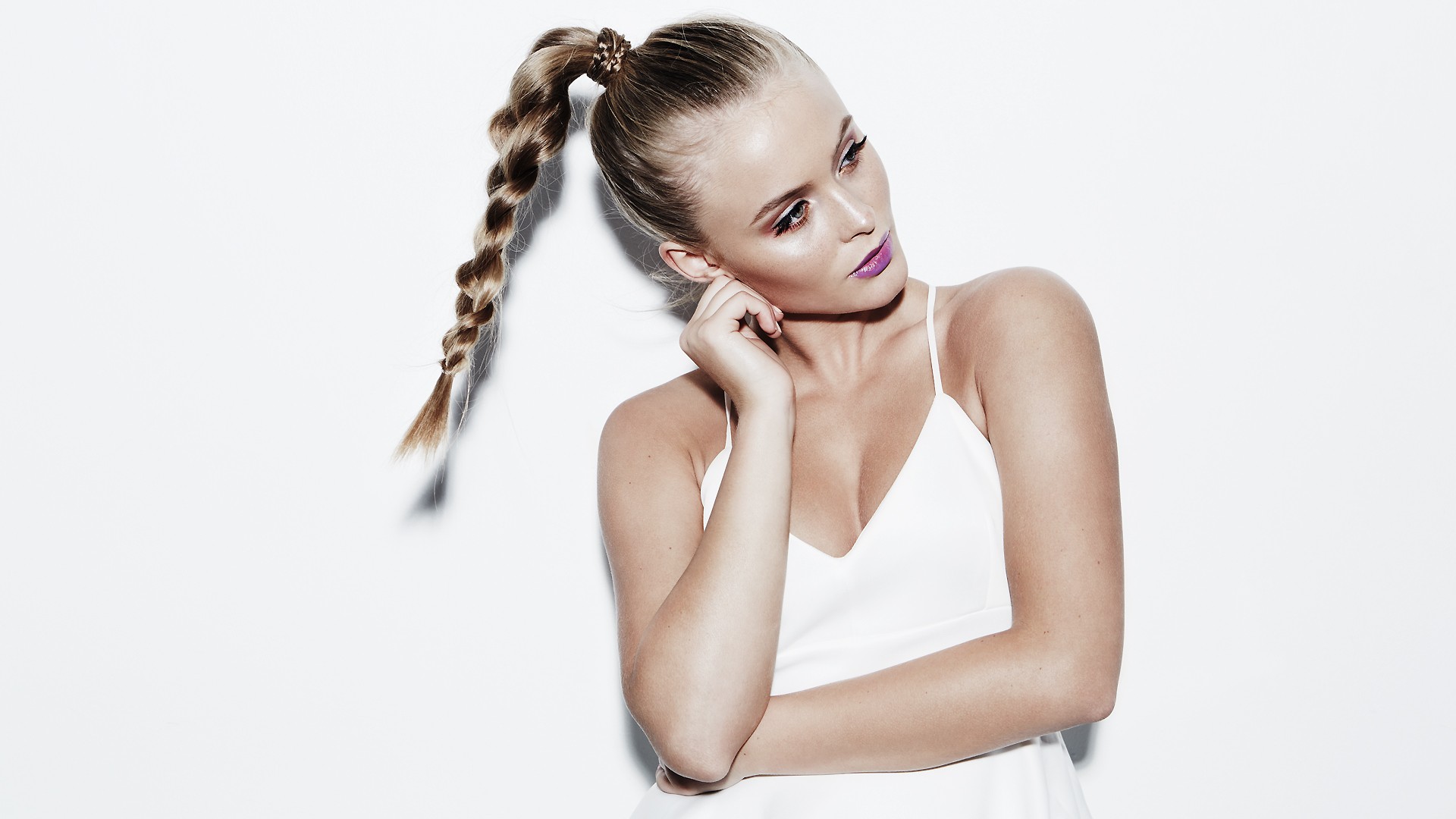 Zara Larsson Wallpapers