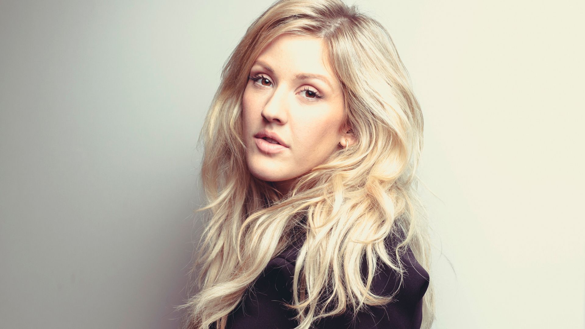 Cute Ellie Goulding 2017 Wallpapers