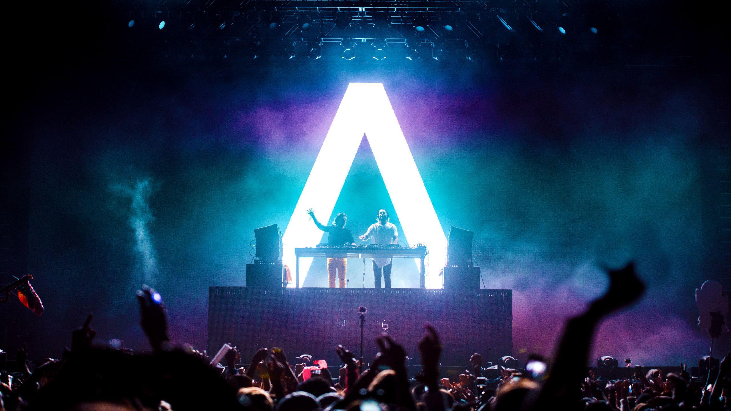 Axwell Wallpapers