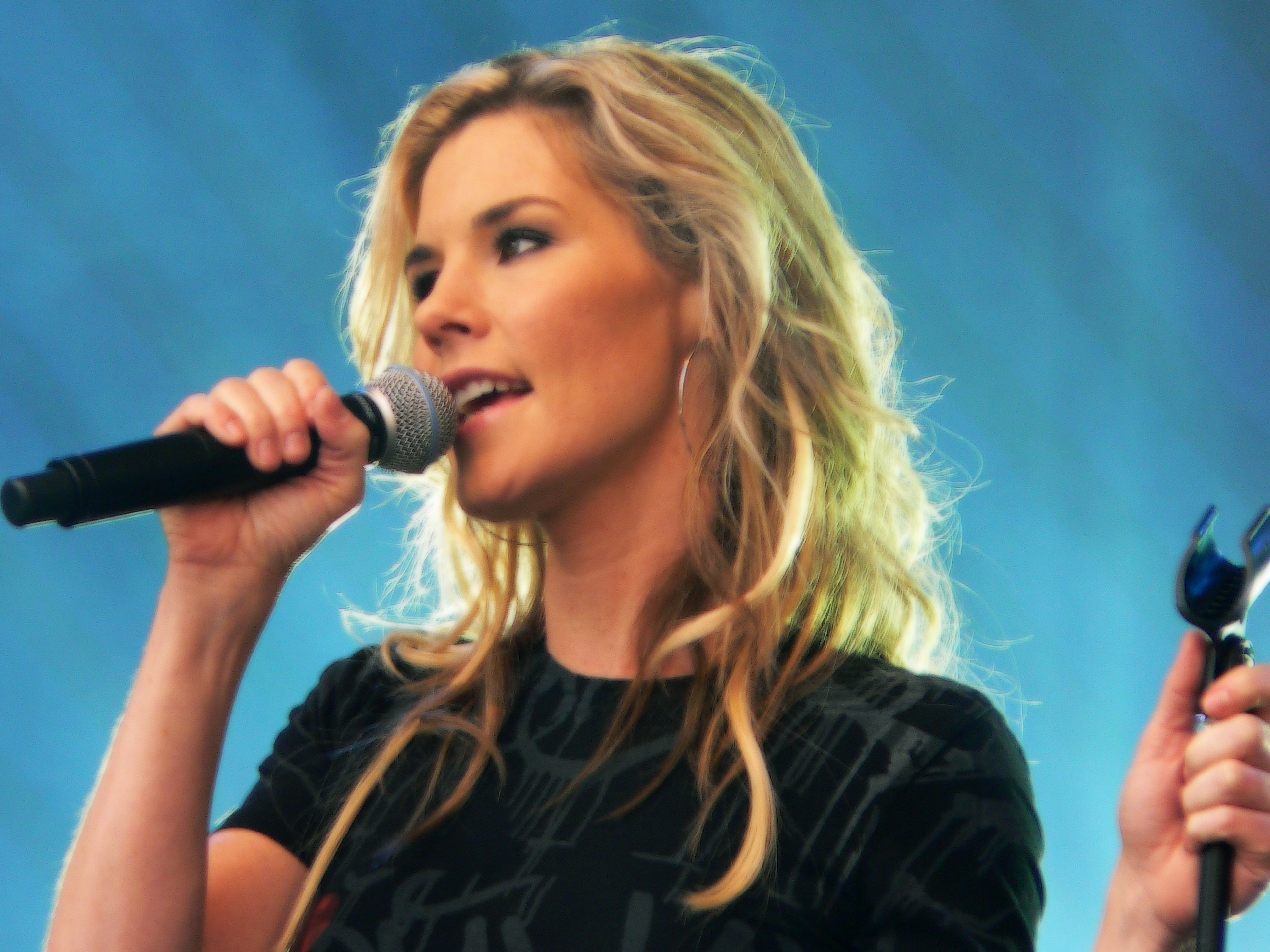 Jennifer Paige Wallpapers