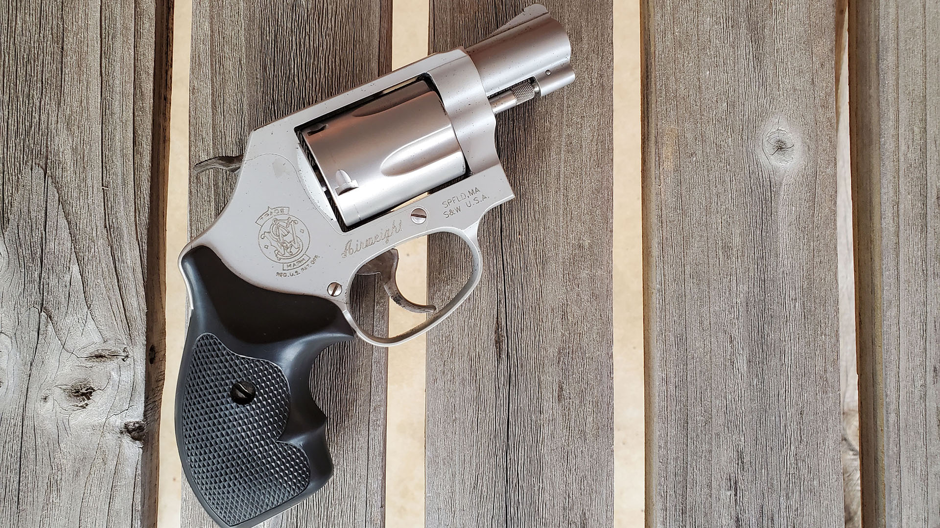 .38 Special Wallpapers