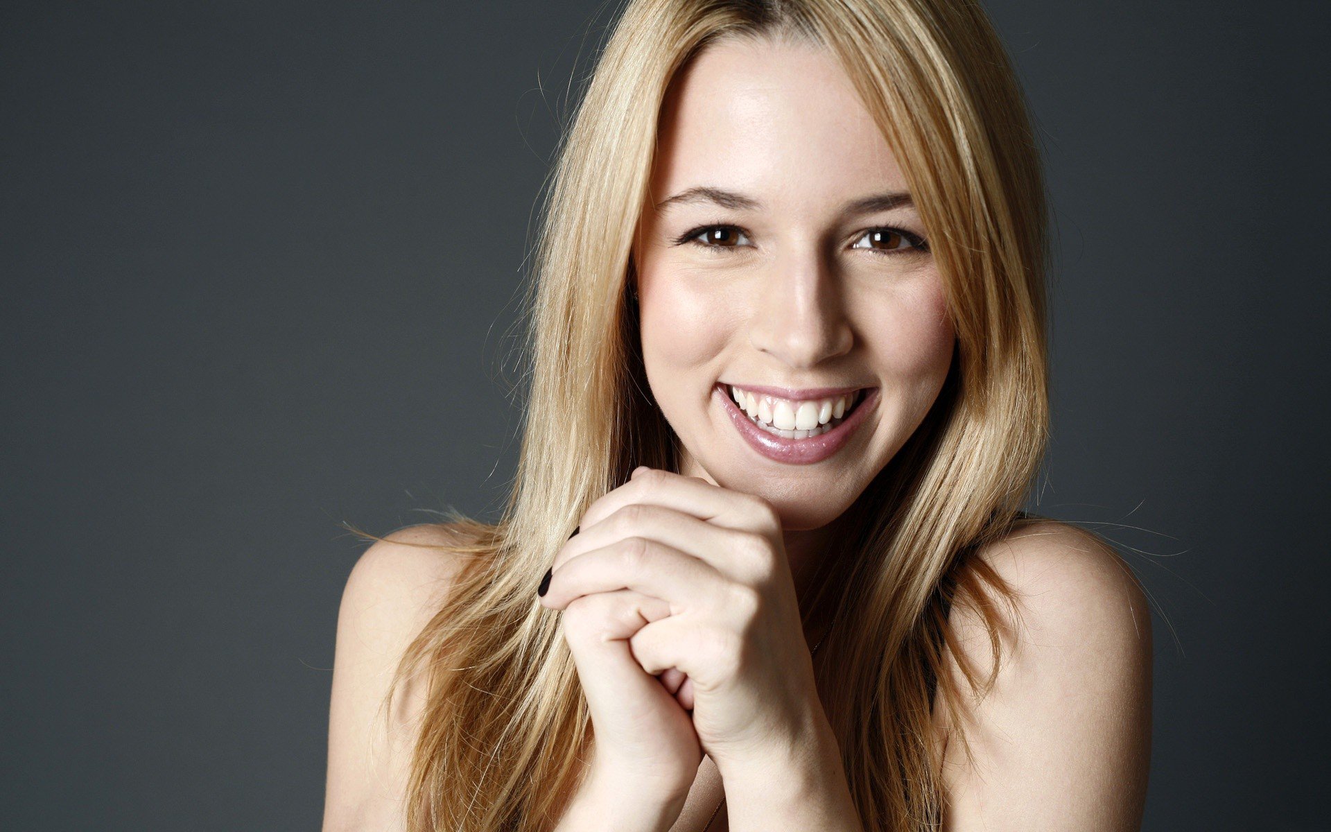 Alona Tal Wallpapers