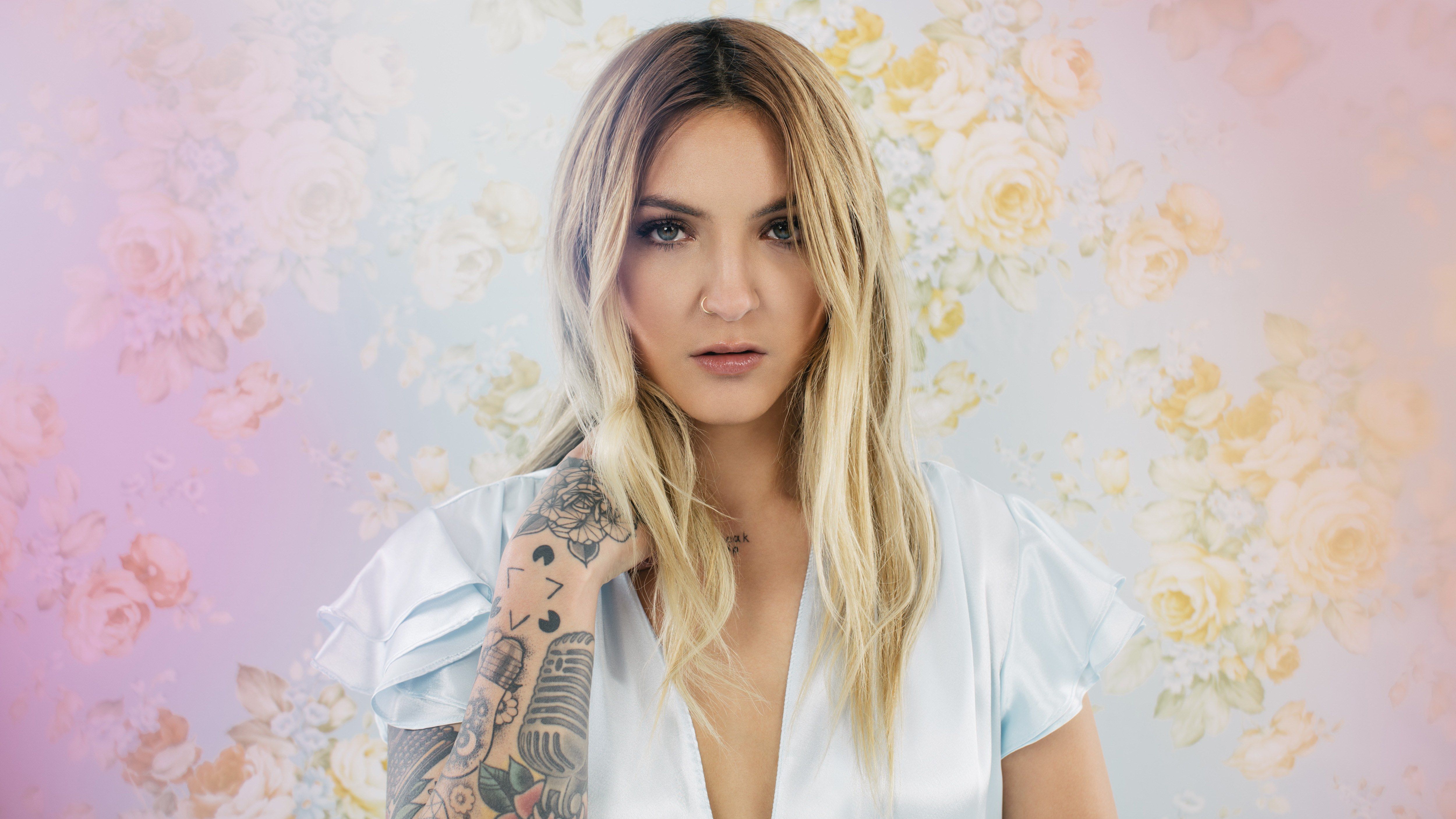 Julia Michaels Wallpapers