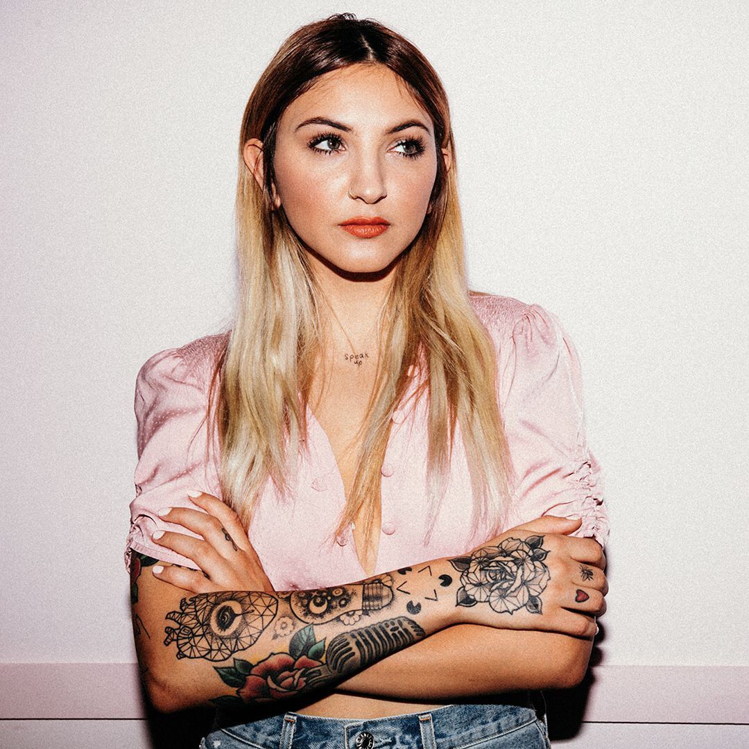 Julia Michaels Wallpapers