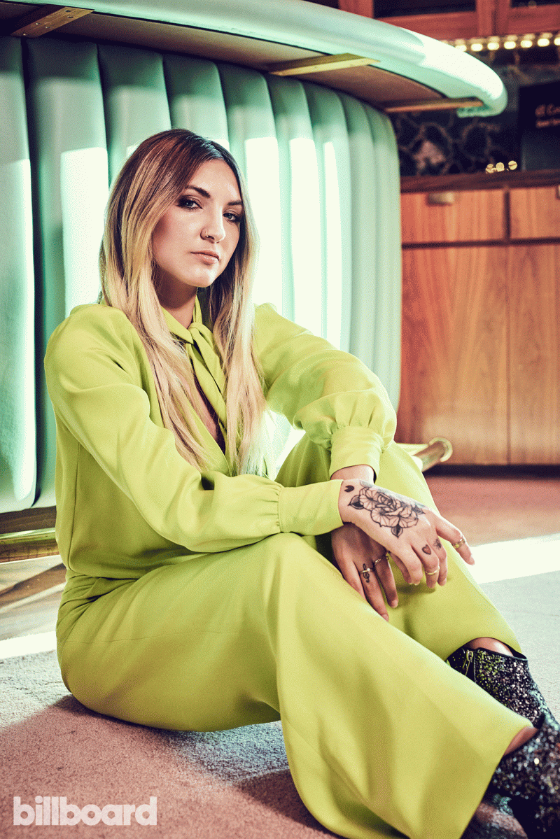 Julia Michaels Wallpapers