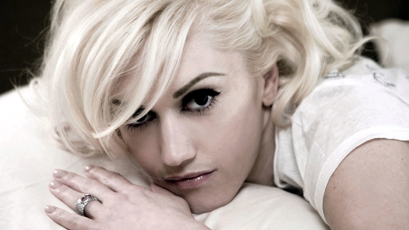 Gwen Stefani Wallpapers