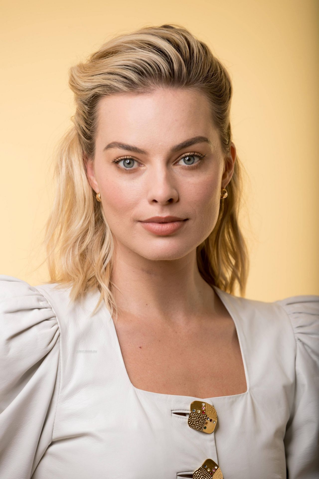 Margot Robbie Photoshot Wallpapers