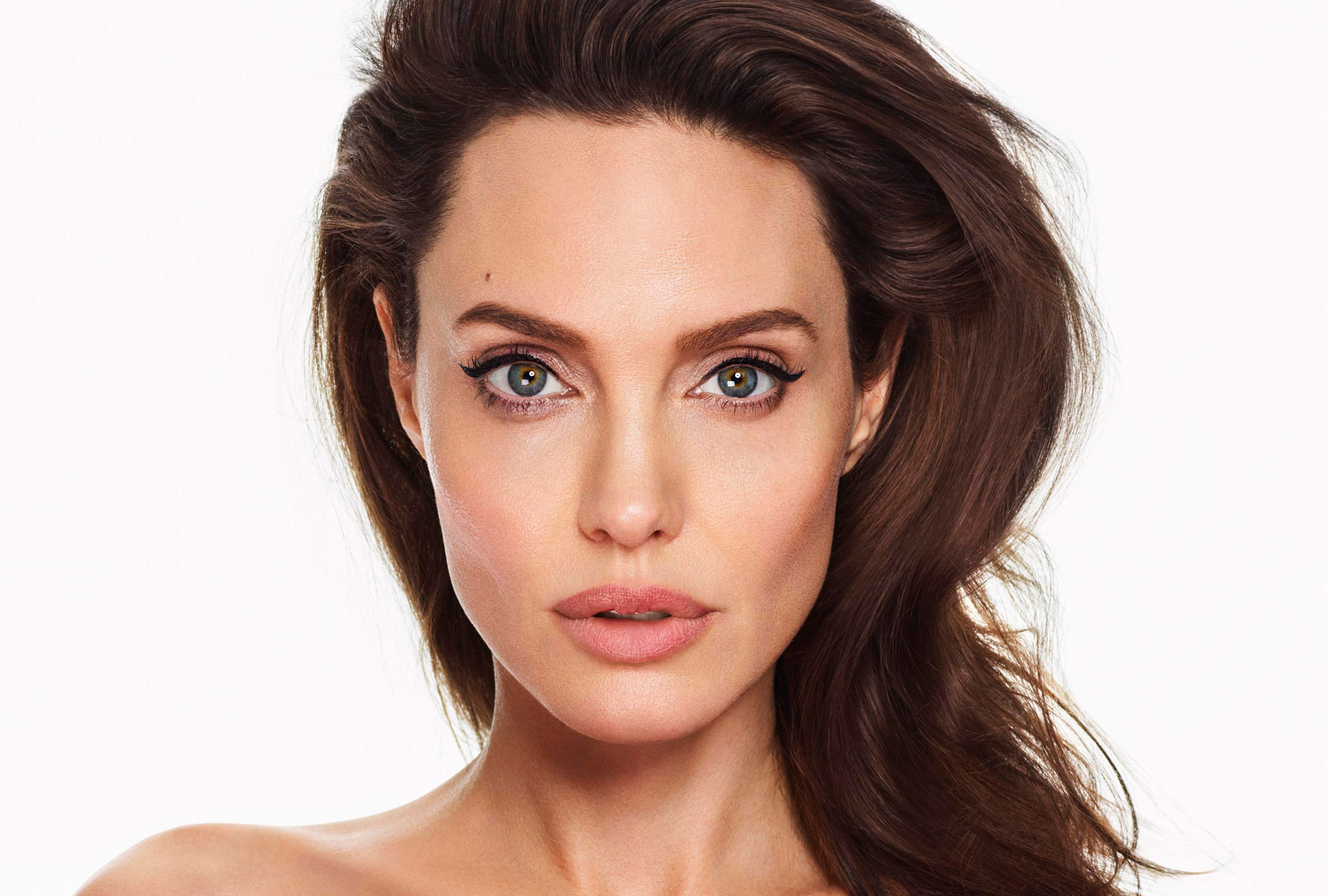 4K Angelina Jolie Wallpapers