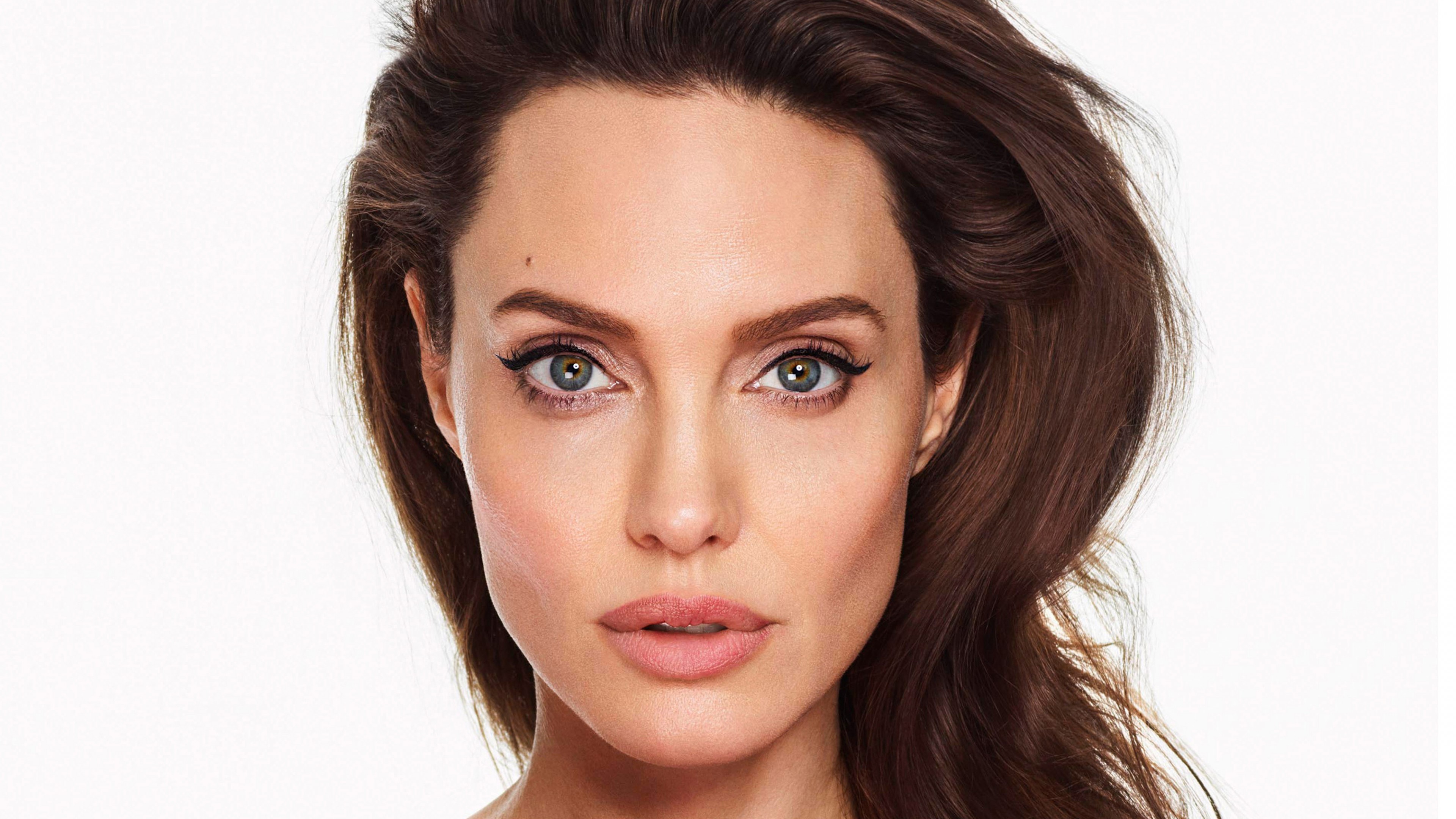 4K Angelina Jolie 2019 Wallpapers