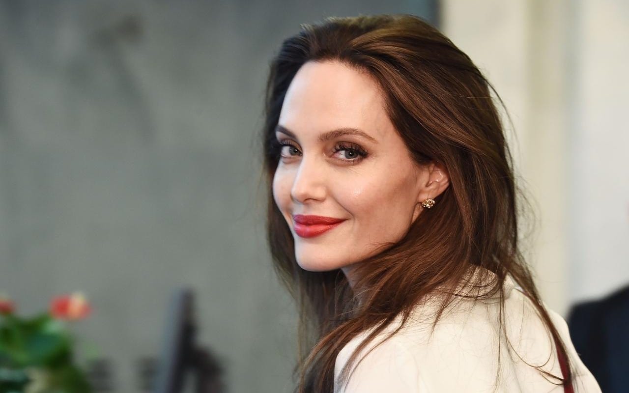 4K Angelina Jolie 2019 Wallpapers