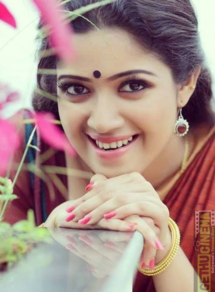 Abhirami Suresh Wallpapers