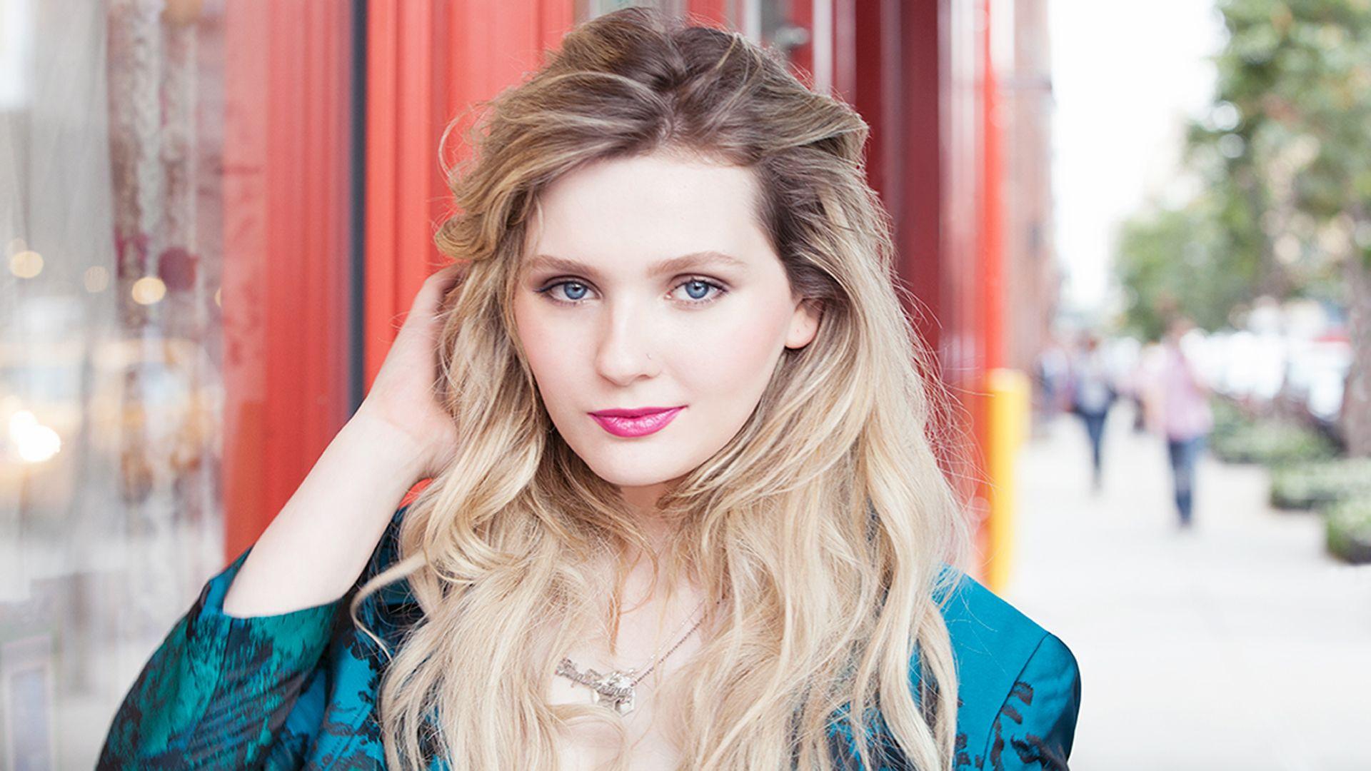 Abigail Breslin Wallpapers