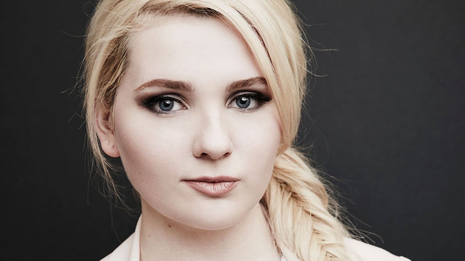 Abigail Breslin Wallpapers