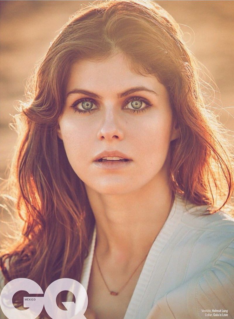 Alexandra Daddario 2017 Face Close Up Wallpapers