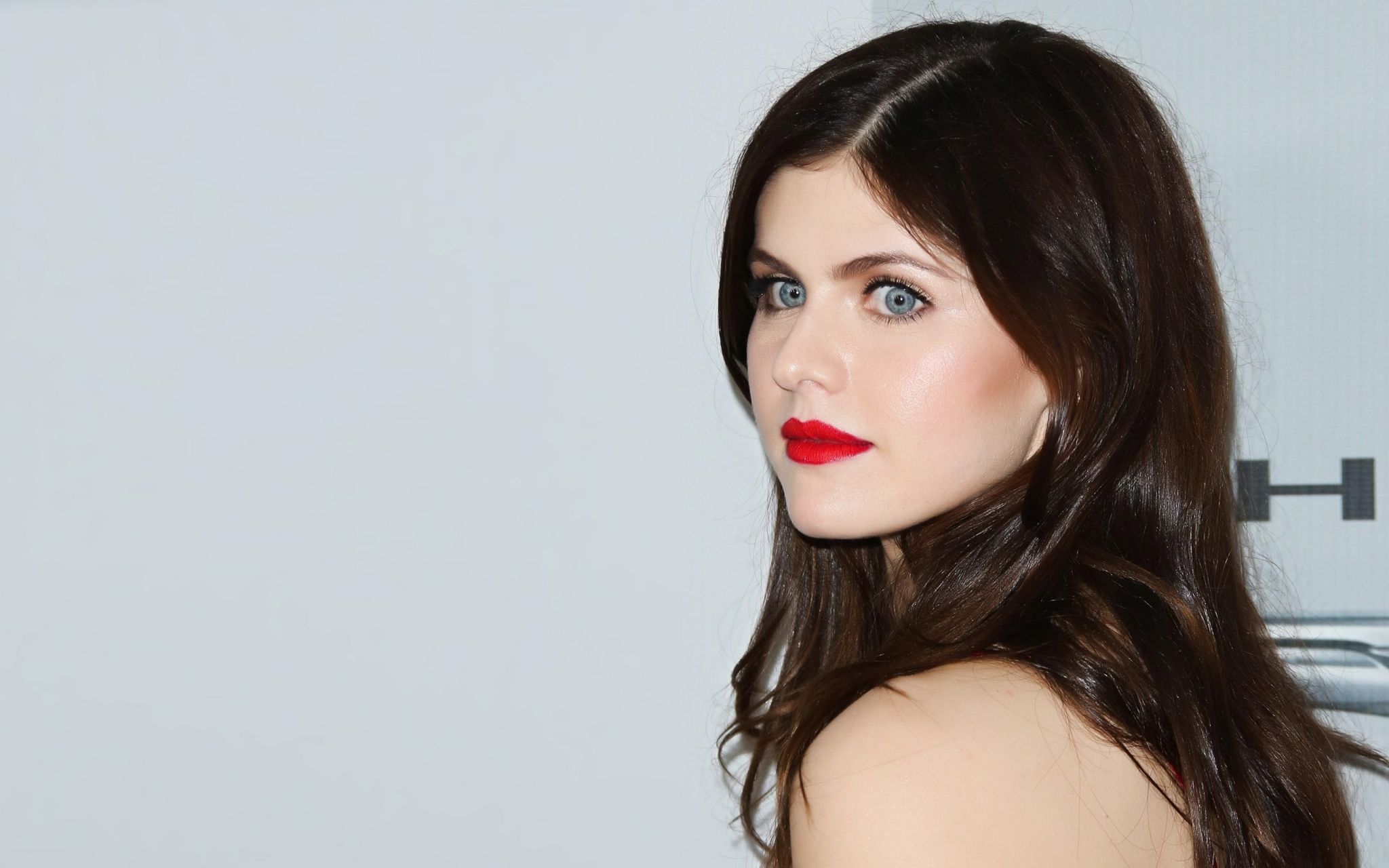 Alexandra Daddario 2017 Face Close Up Wallpapers