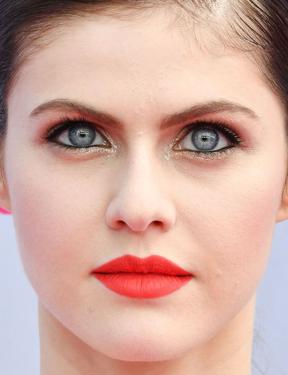 Alexandra Daddario 2017 Face Close Up Wallpapers