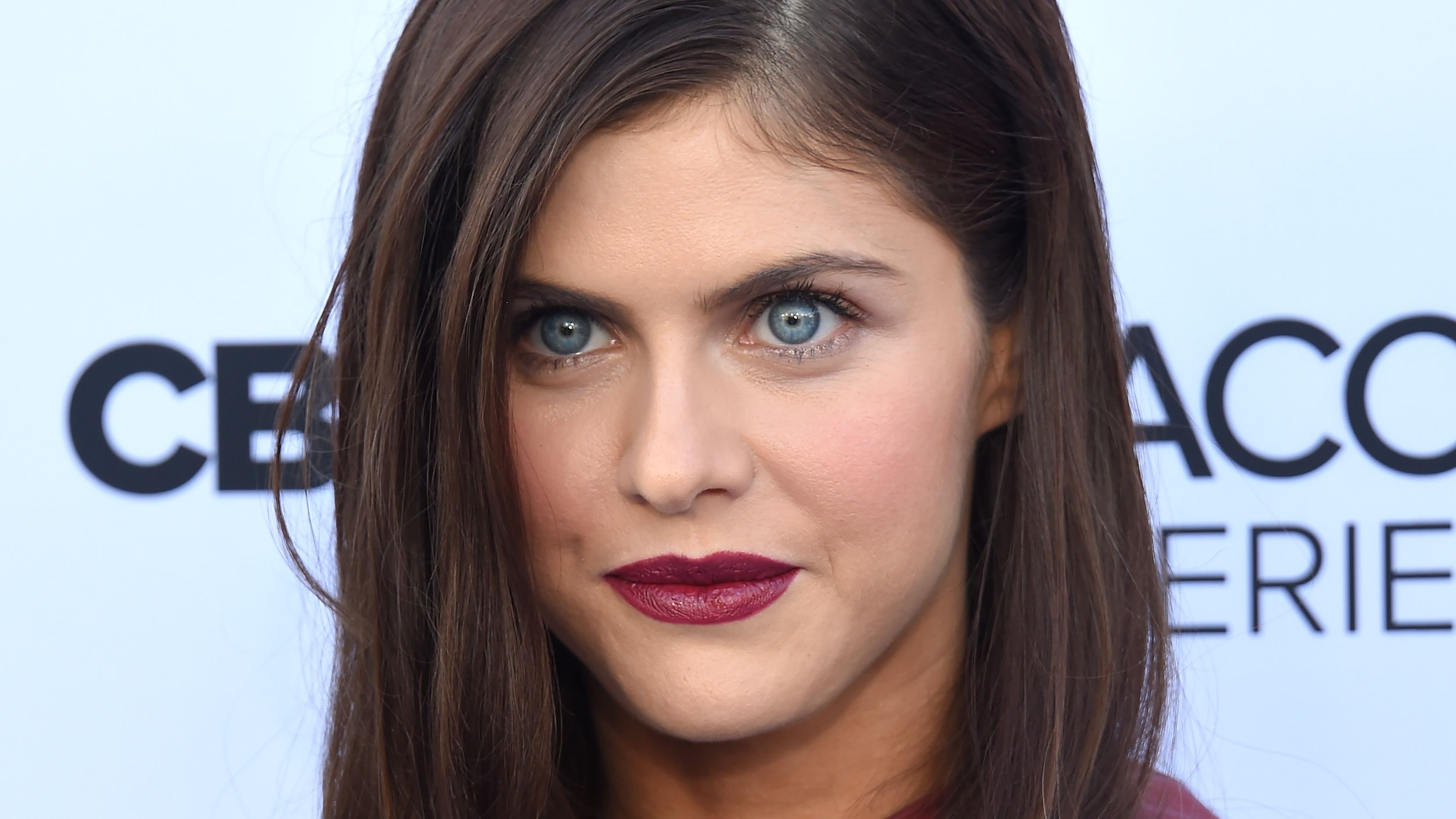 Alexandra Daddario 2017 Face Close Up Wallpapers