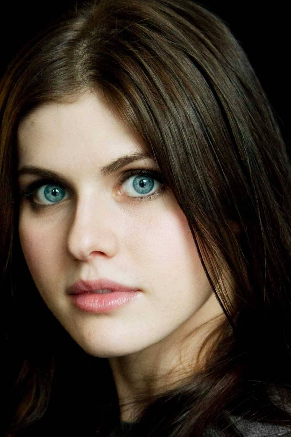 Alexandra Daddario Beautiful Eyes Wallpapers