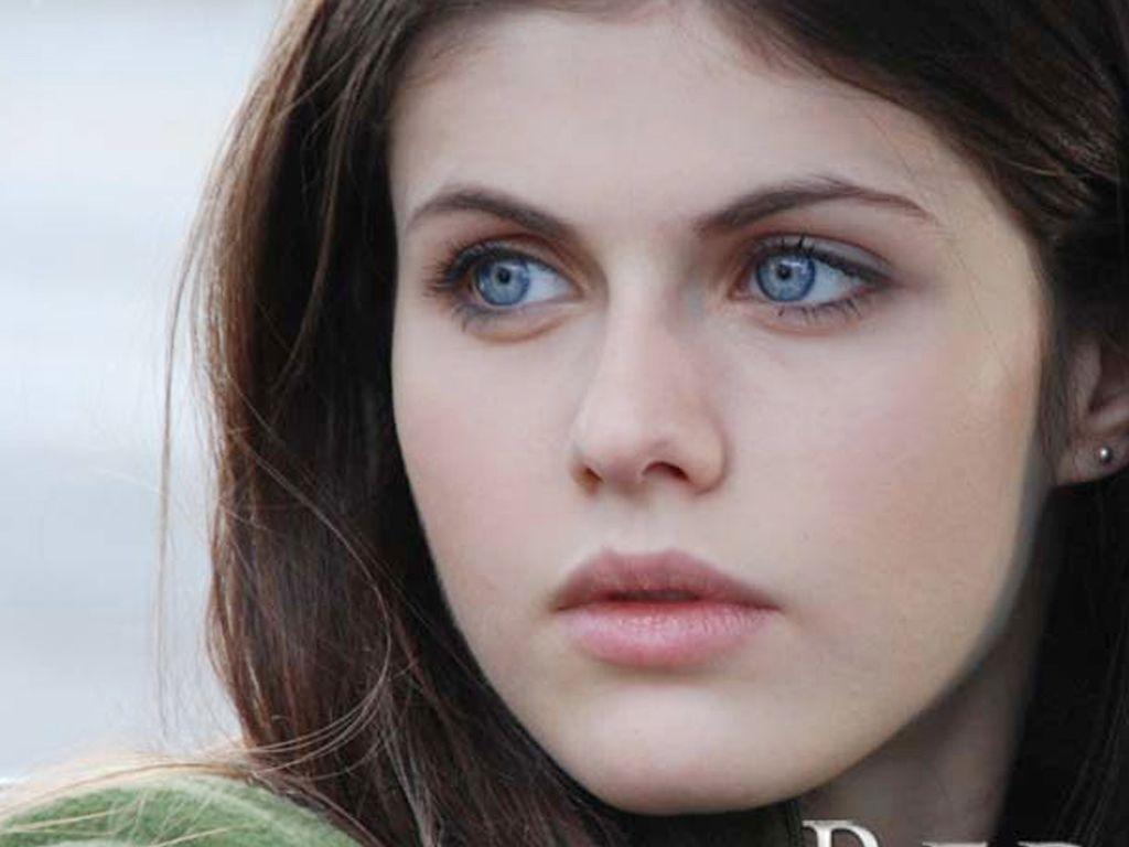 Alexandra Daddario Beautiful Eyes Wallpapers