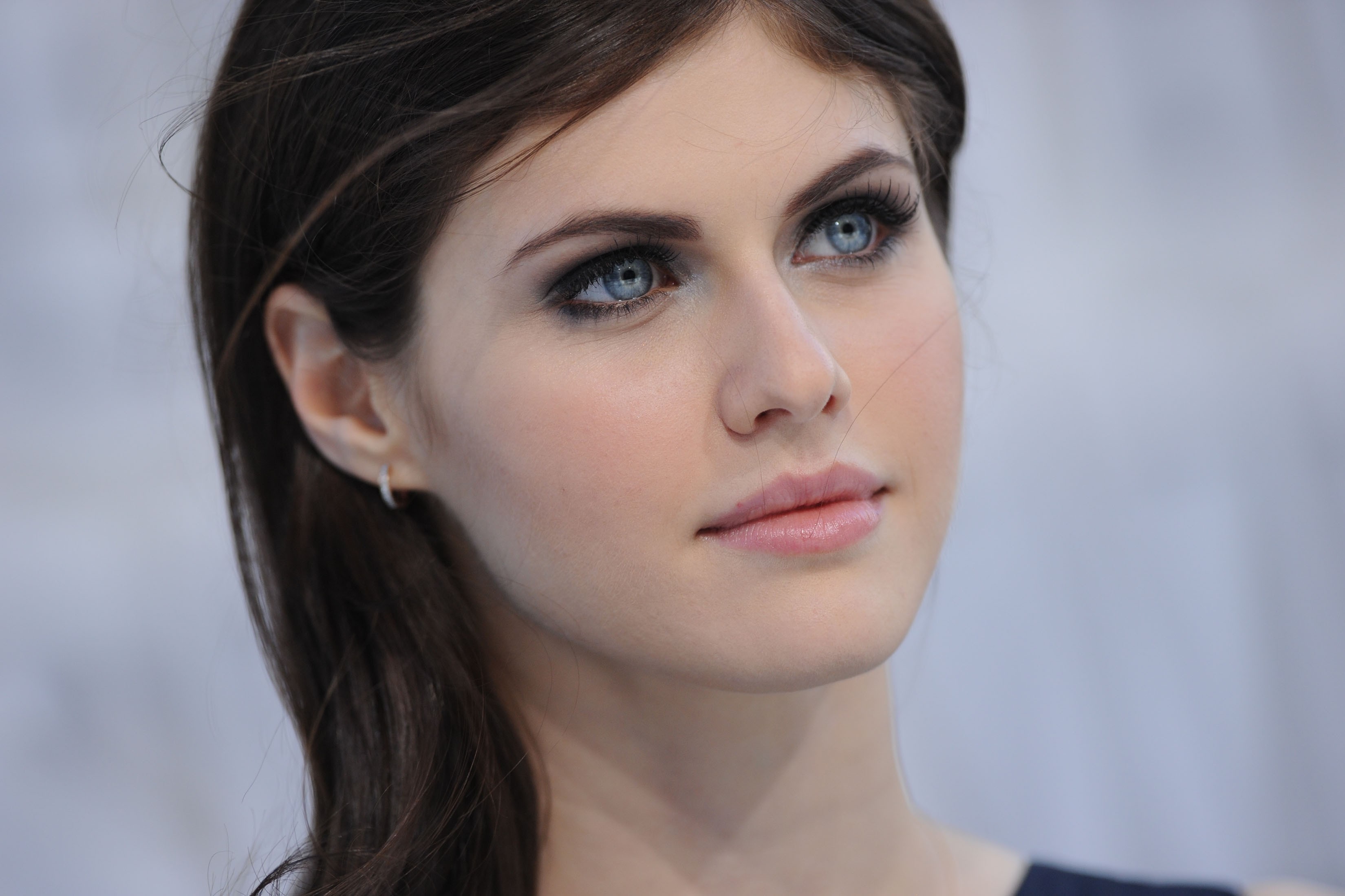 Alexandra Daddario Face Close Up Wallpapers