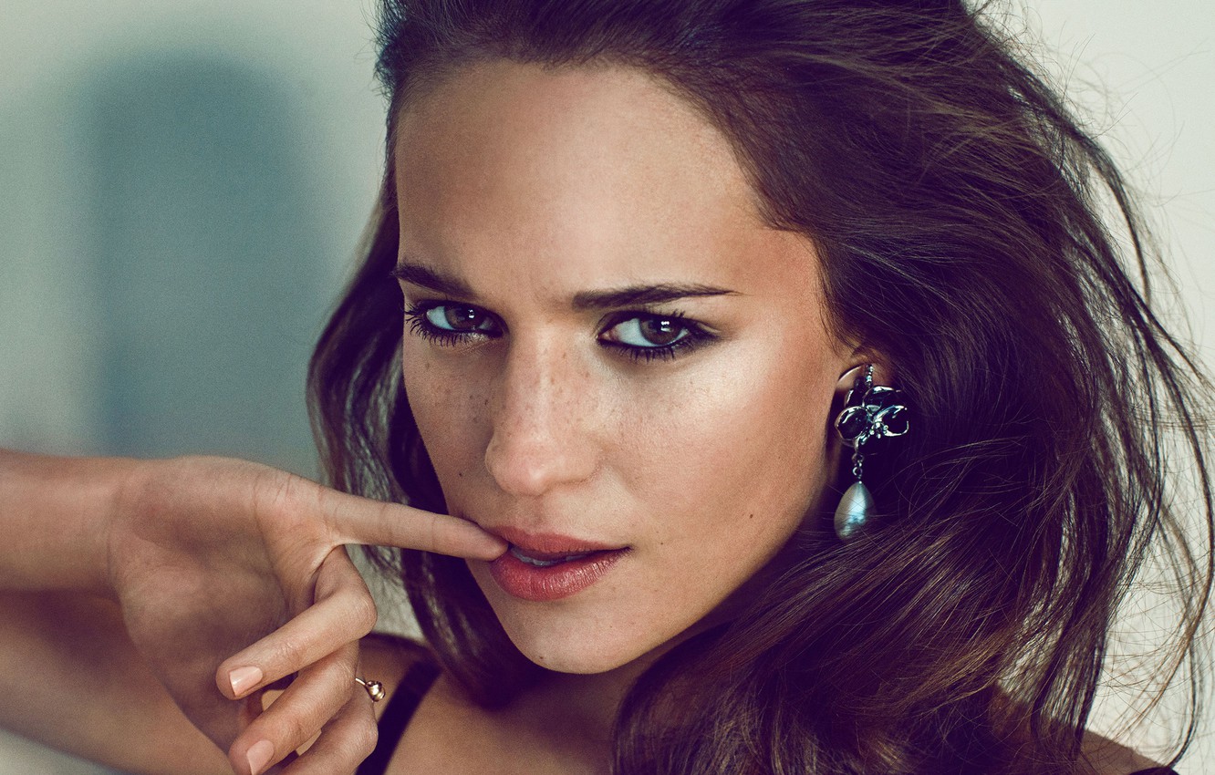 Alicia Vikander Wallpapers