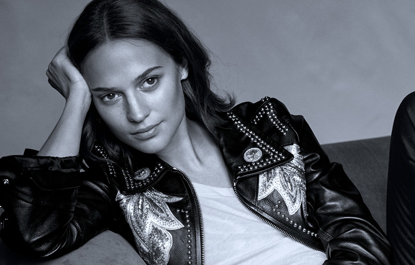 Alicia Vikander Black Jacket Wallpapers