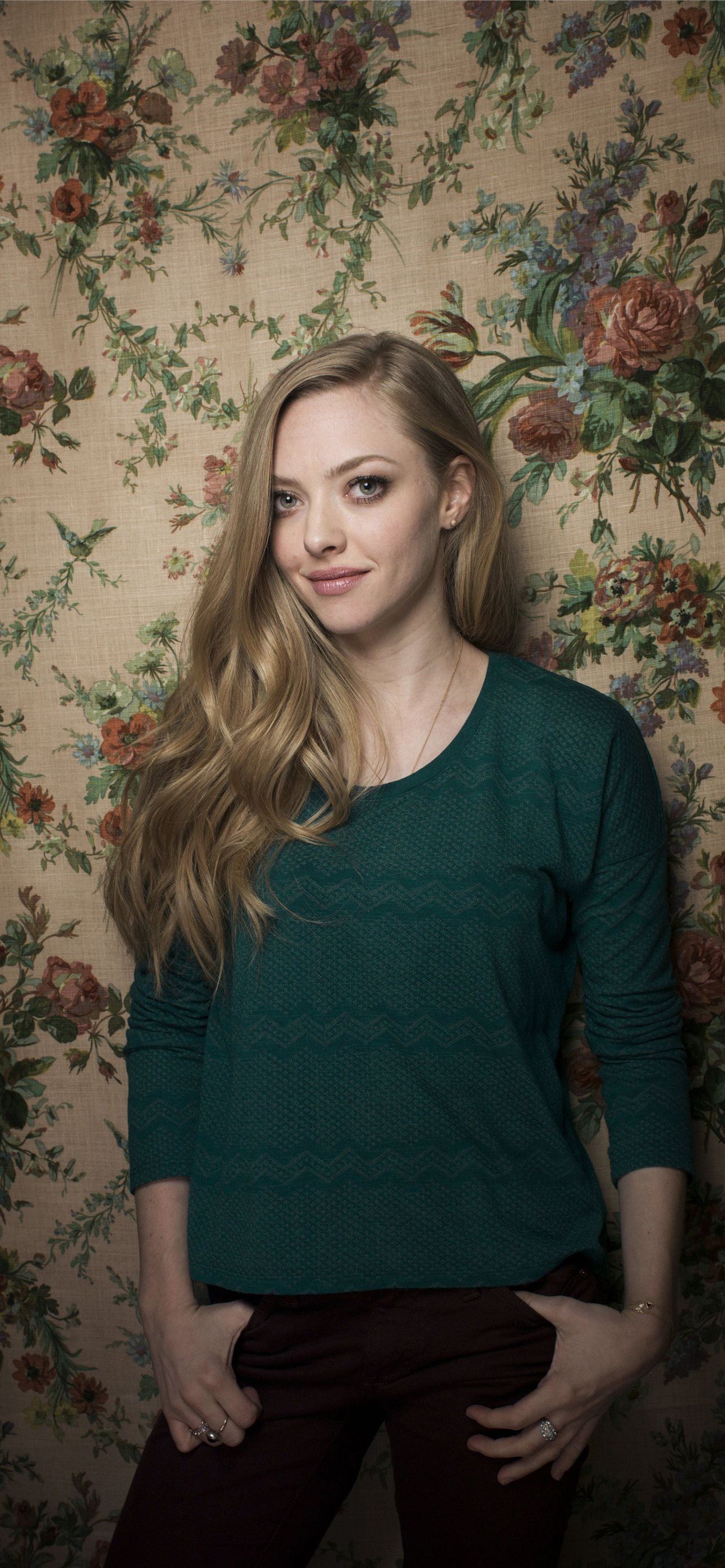 Amanda Seyfried Wallpapers