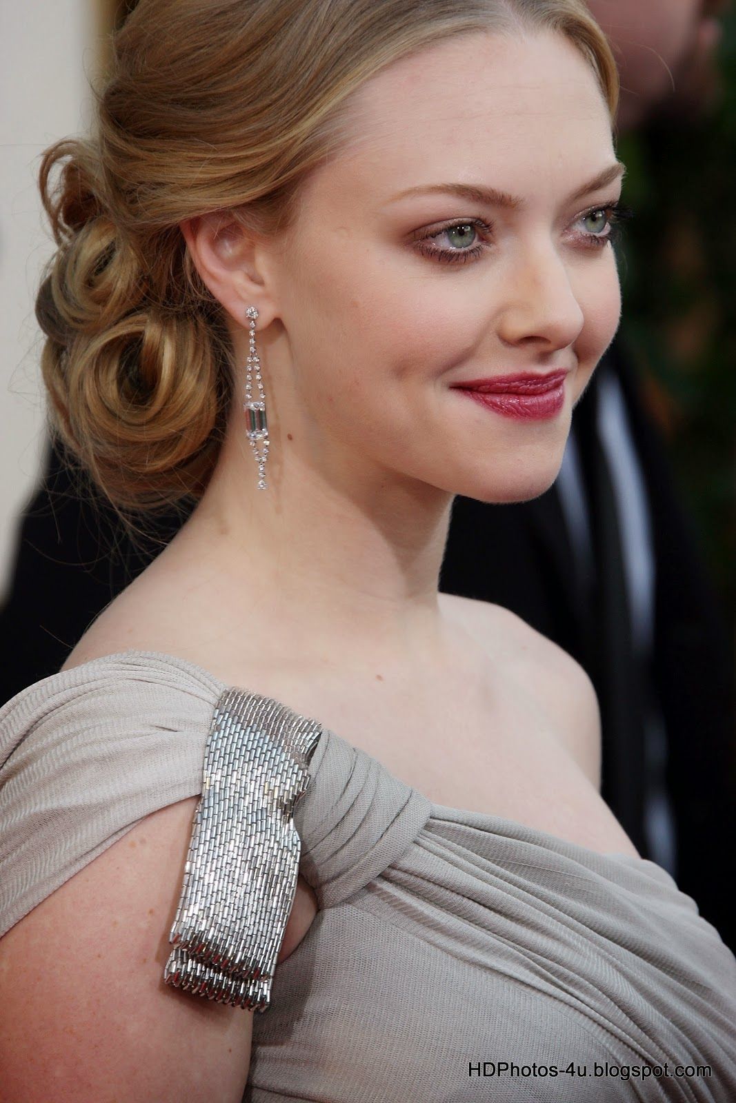 Amanda Seyfried Actress 2021 Wallpapers