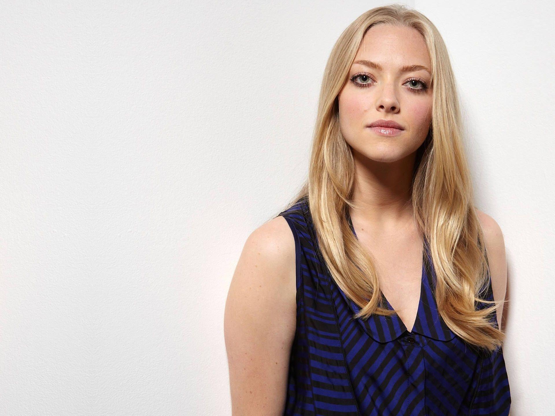 Amanda Seyfried New Wallpapers