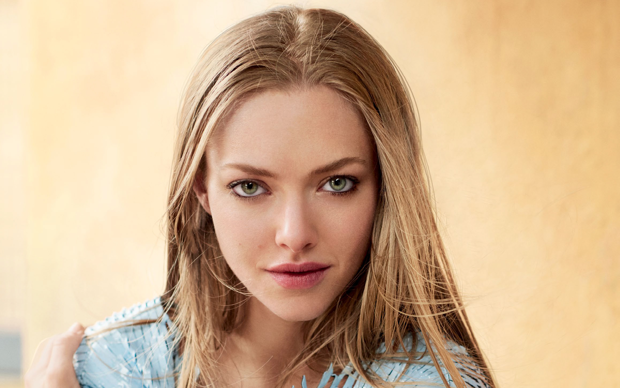 Amanda Seyfried Portrait 2017 Wallpapers