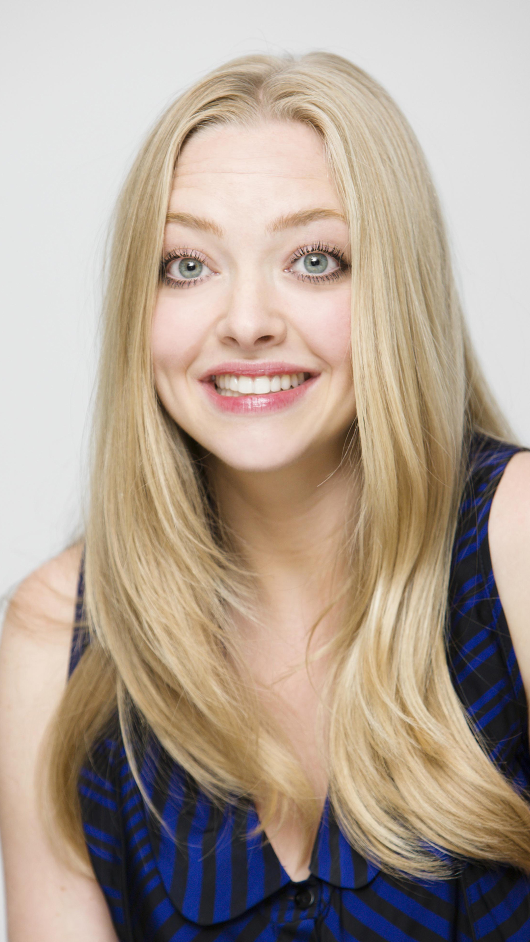 Amanda Seyfried Portrait 2018 Wallpapers