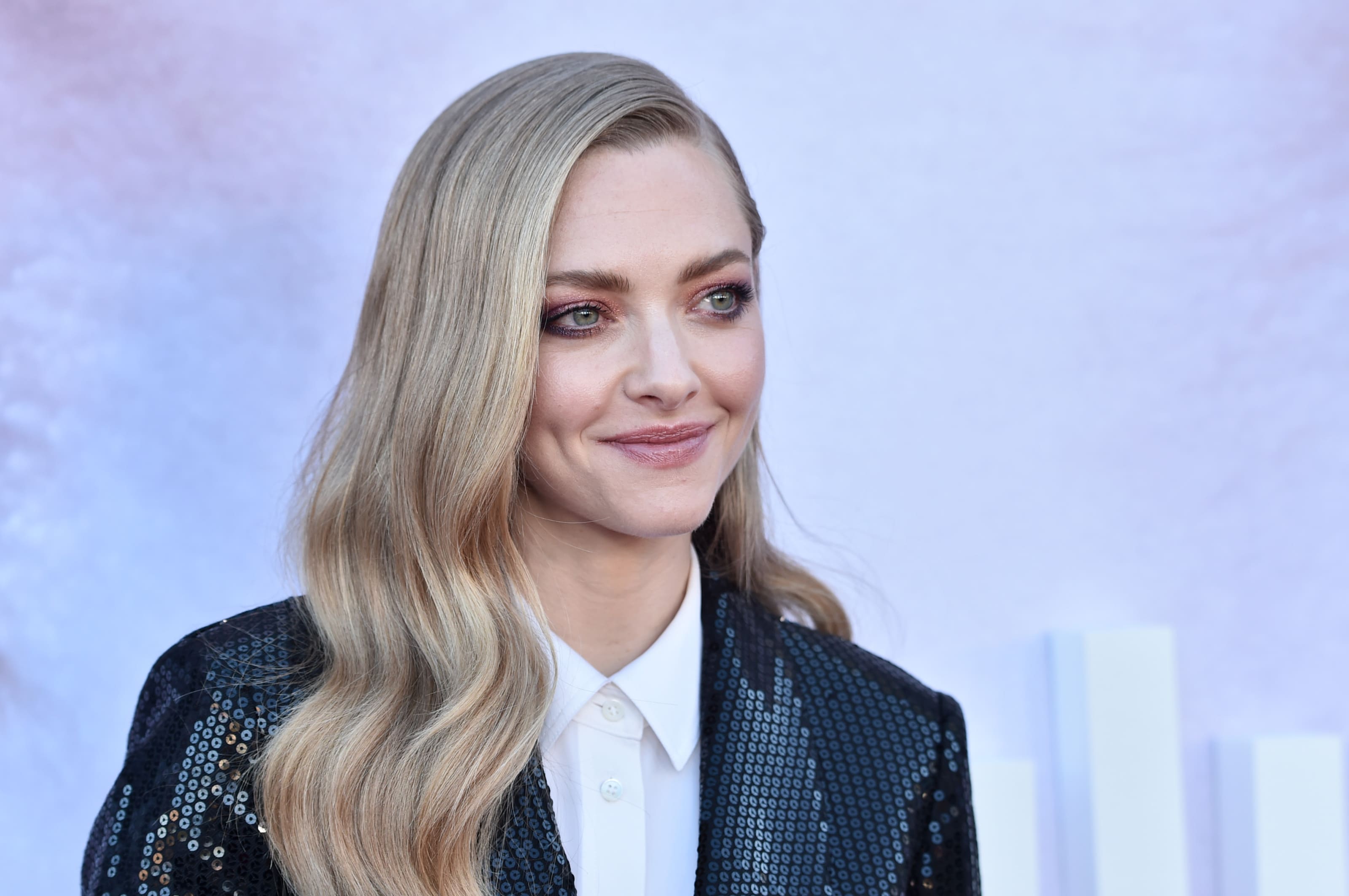 Amanda Seyfried Portrait 2018 Wallpapers