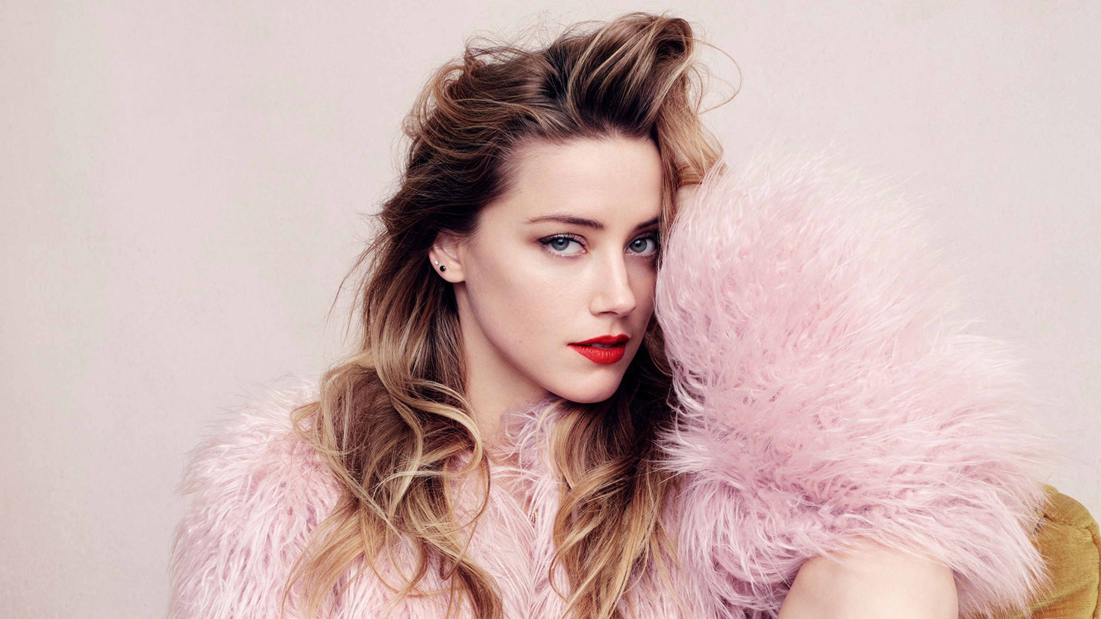 Amber Heard 2017 Wallpapers