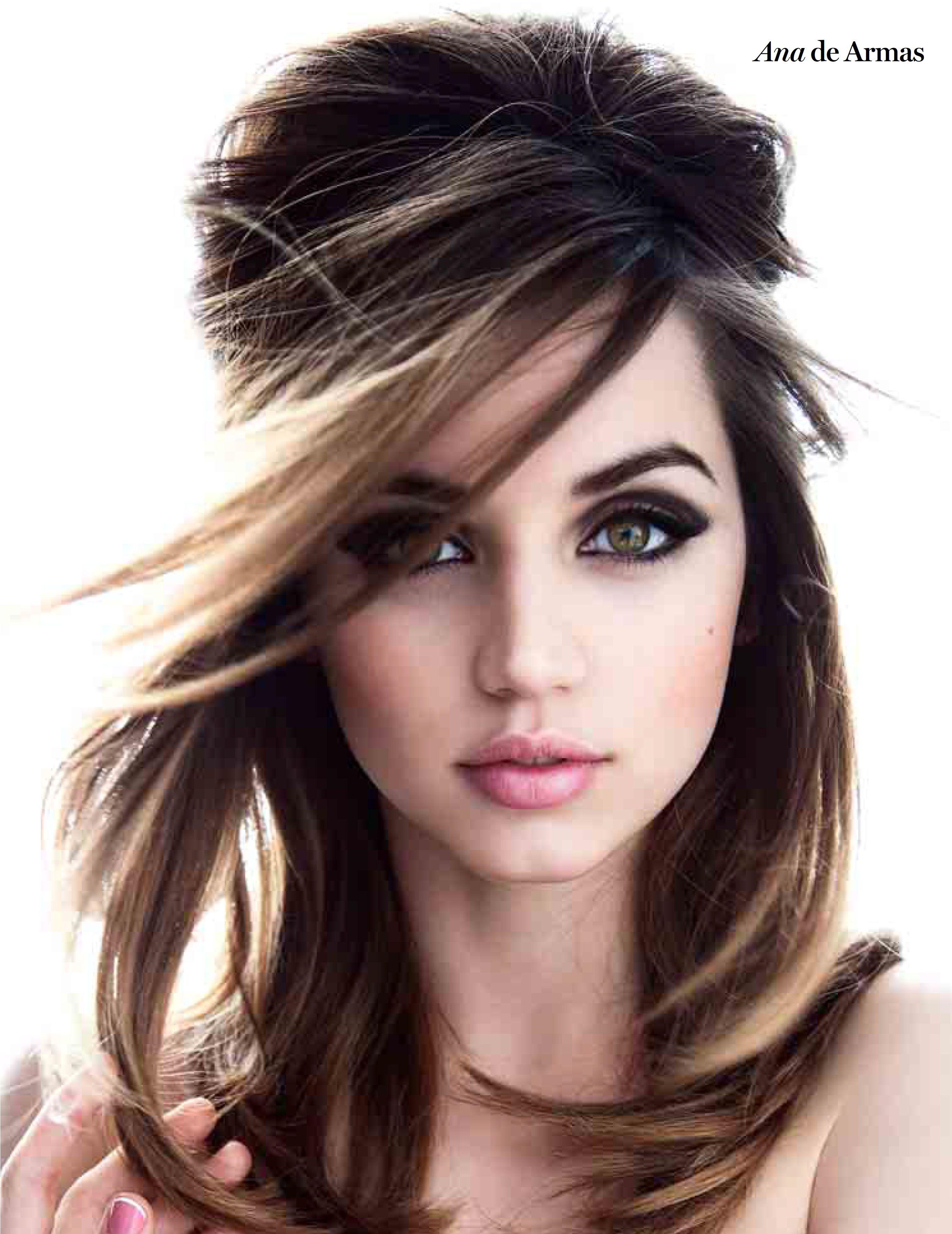 Ana de Armas Cute Face Wallpapers