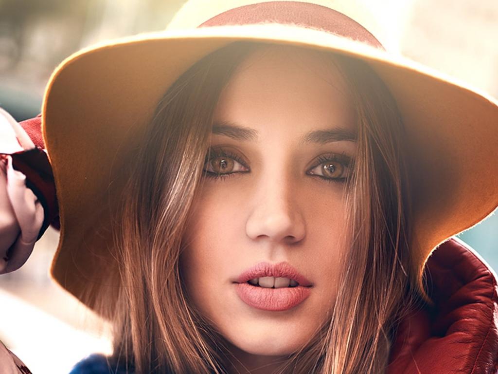 Ana de Armas Face Close Up Wallpapers