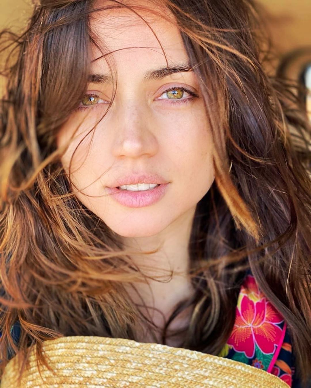 Ana de Armas Face Close Up Wallpapers