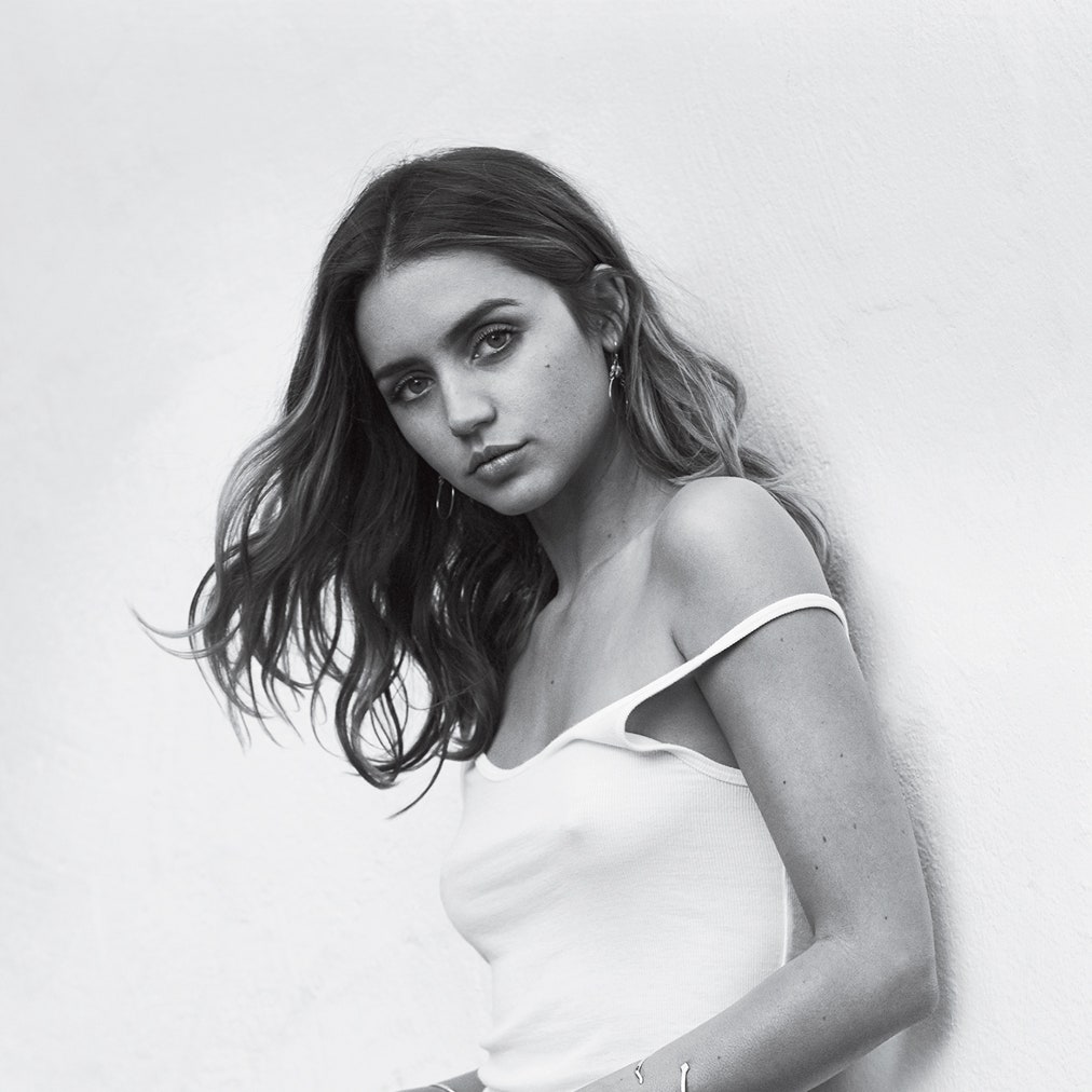 Ana De Armas GQ Magazine Wallpapers