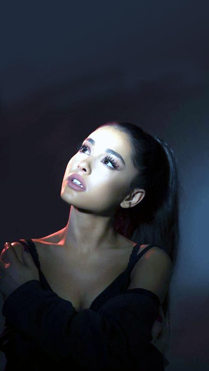 Ariana Grande 2018 Wallpapers