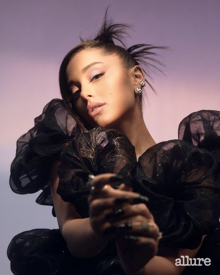 Ariana Grande 2018 Wallpapers